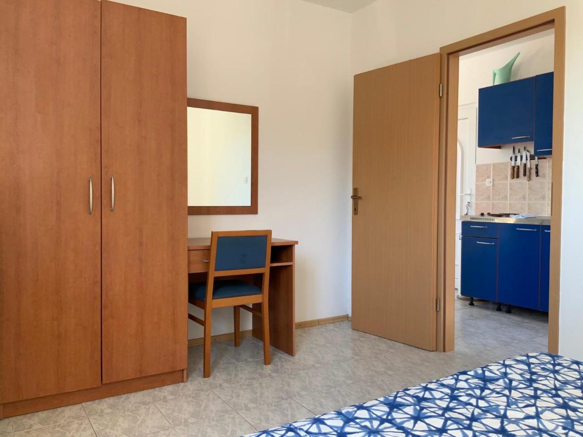 Solenta - Sunny & Bright Apartment Near Beach W Self Checkin Nečujam Exteriér fotografie